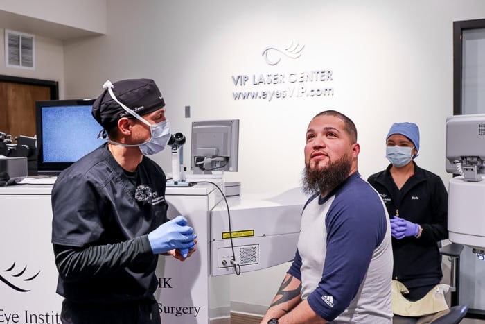 Imageof Dr. De La Torre, MD and patient after preforming refractive surgery.